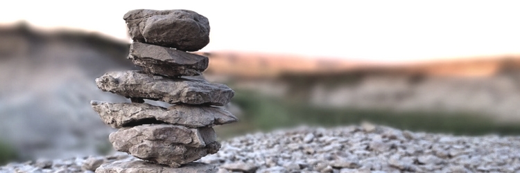 stapel stenen in balans
